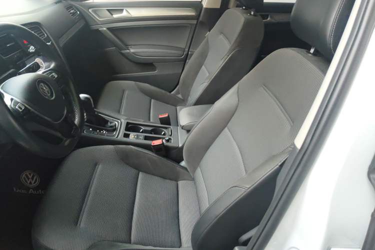 Used Volkswagen Golf 2018 230TSI Automatic Comfort Model
