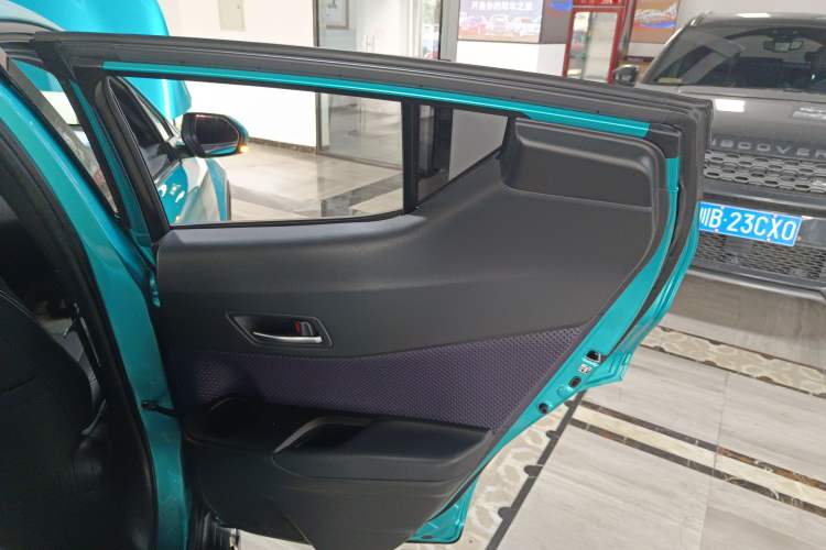 Used Toyota C-HR 2018 2.0L Leading Edition China VI
