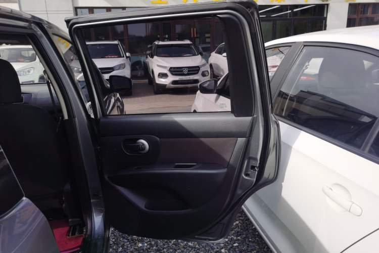 Used Nissan Livina 2015 1.6XE Manual Comfort Edition
