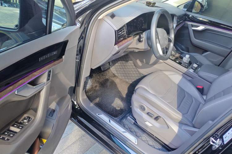 Used Volkswagen Touareg 2022 3.0 TSI Luxury Edition Black Diamond Sport Package
