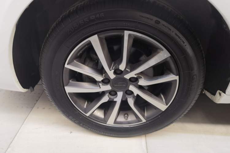 Used Geely Auto Emgrand 2019 Leading Edition 1.5L CVT Upward-Connected Model China VI Standard