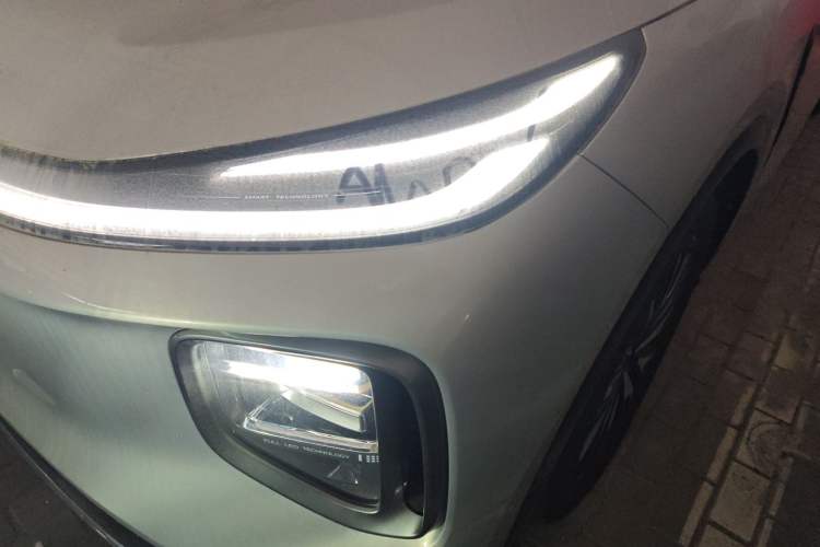 Used  Q07 2025 215 Prestige Edition