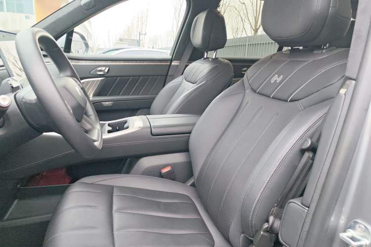 Used ONVO Luxeed L90 2025 Model—Max Six-Seater Version