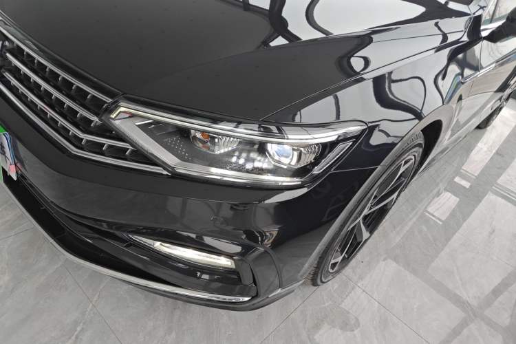 Used Volkswagen Magotan 2023 2 Million Units Limited Edition 330TSI DSG Leading Version