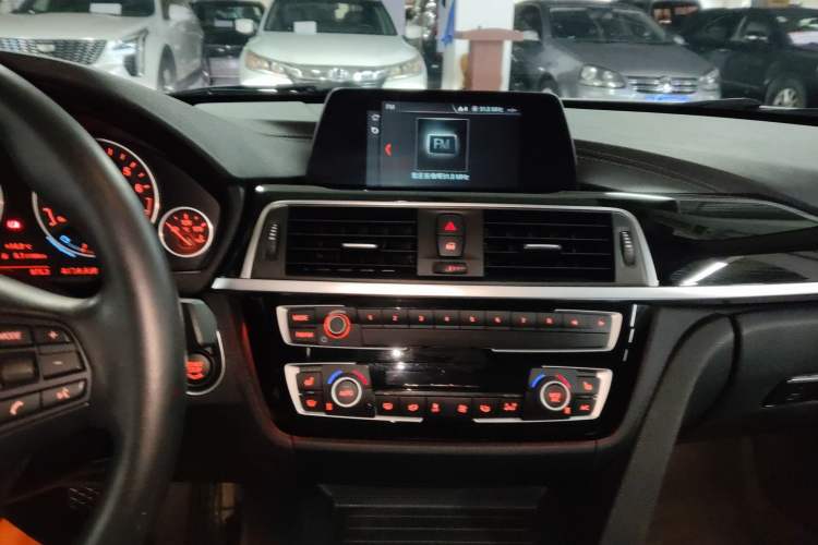 Used BMW 3 Series 2018 320Li xDrive Fashion Model
