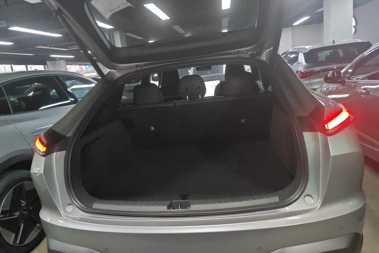 Used ONVO L60 2024 60 kWh Rear-Drive Version