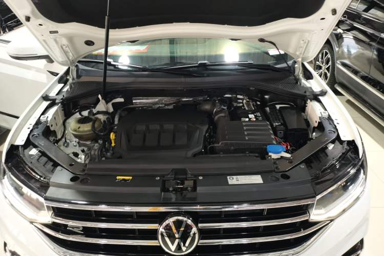 Used Volkswagen Tiguan L 2023 330TSI Automatic Two-Wheel Drive R-Line Enjoyment Edition
