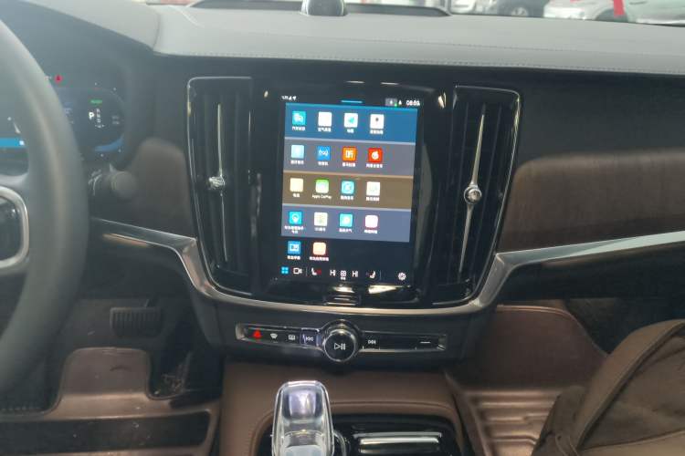 Used Volvo S90 New Energy 2025 Plug-in Hybrid Four-Wheel Drive Long-Range Luxury Smart Edition
