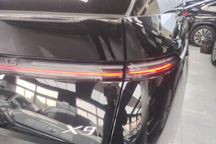 Used XPeng X9 2024 702 Ultra-Long Range Max
