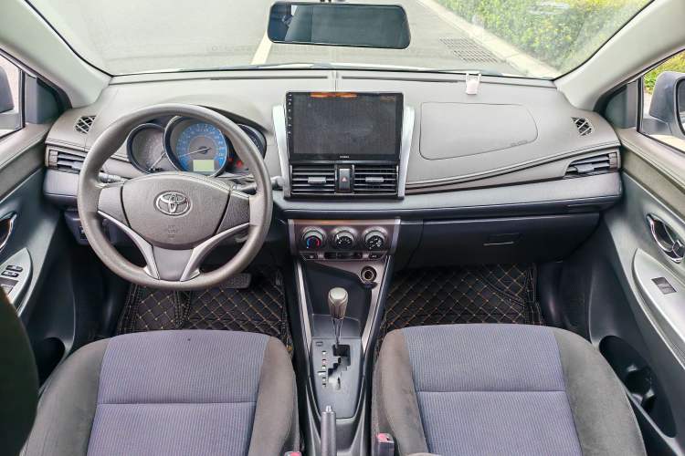 Used Toyota YARiS L 2015 1.5E Automatic Charm Edition
