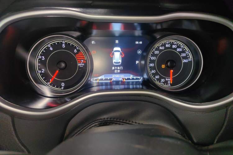 Used  Cherokee 2016 2.4L Leading Smart Version