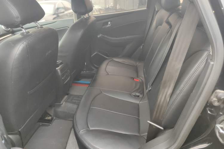 Used Venucia T70 2015 2.0L CVT Smart Edition