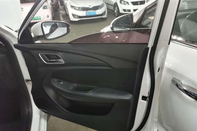 Used Roewe i5 2019 1.5L Automatic 4G Connected Linghao Flagship Edition