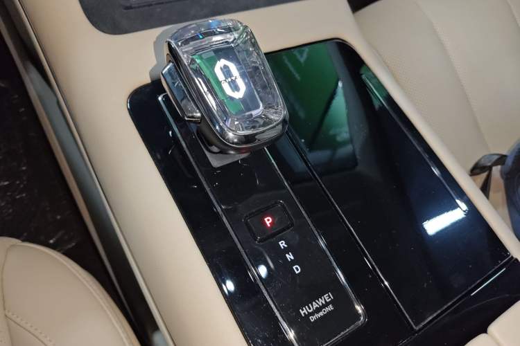 Used Hima AITO M7 2024 1.5T Rear-Drive Plus Version 6 Seats
