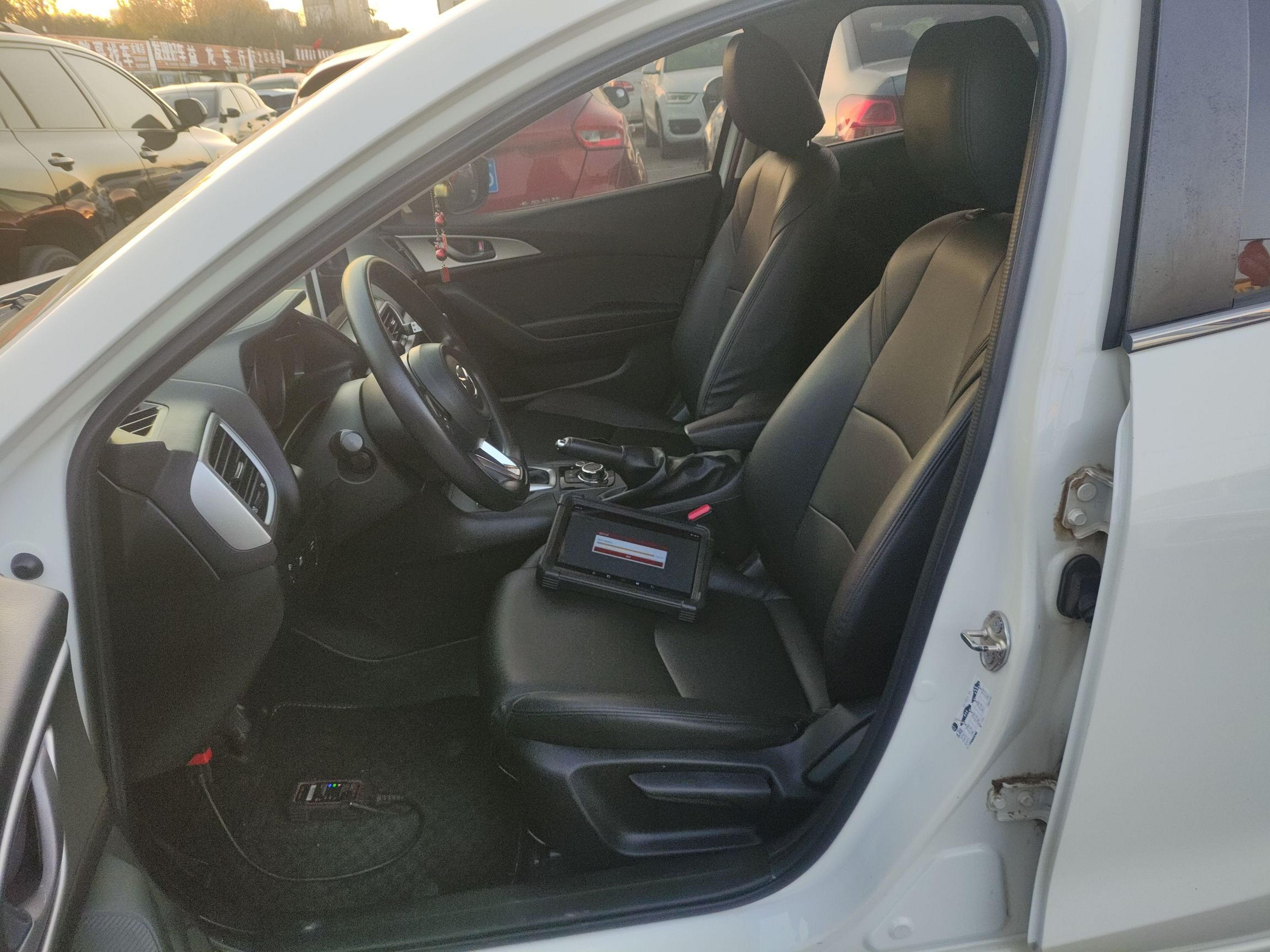 Переднее сиденье в автомобиле