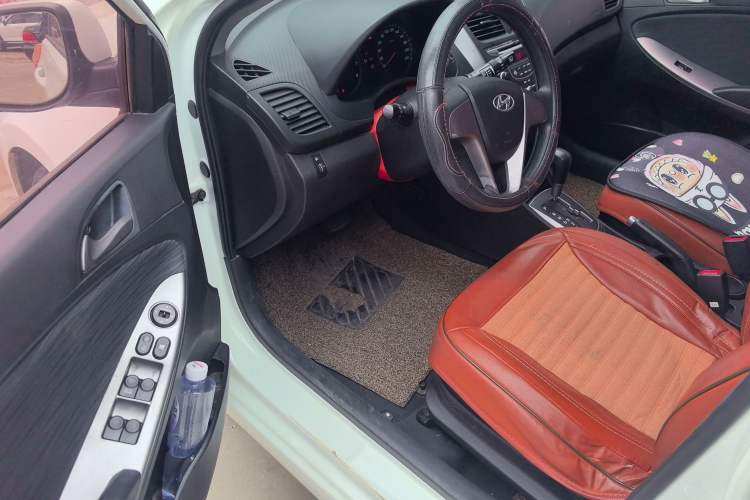 Used Hyundai Verna Ray 2016 1.4L Automatic Leading-Edge GLX