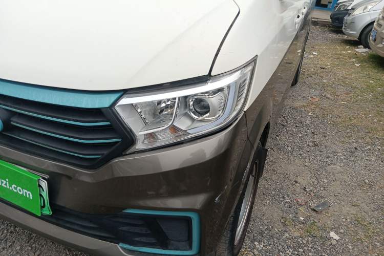 Used Kuayue Kuayue Xing V5 EV 2021 Luxury 6-Seater Passenger Bus with Lingdian System
