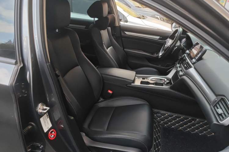 Used Honda Accord 2018 Rui Hybrid 2.0L Rui Ling Edition China VI
