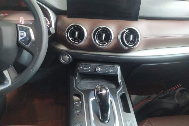 Used Wey VV6 2020 2.0T Two-Wheel Drive Zhiyue+
