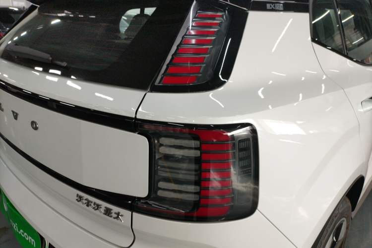 Used Volvo EX30 2025 Rear-Drive Long-Range Plus Model