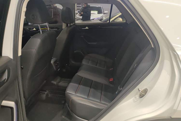 Used Volkswagen T-ROC 2021 280TSI DSG Two-Wheel Drive Comfort Connect 30th Anniversary Edition