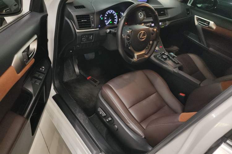 Used Lexus CT 2017 CT200h Comfort Edition Monochrome China V Standard