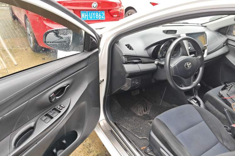 Used Toyota YARiS L 2019 1.5E CVT Dynamic Edition China VI compliant
