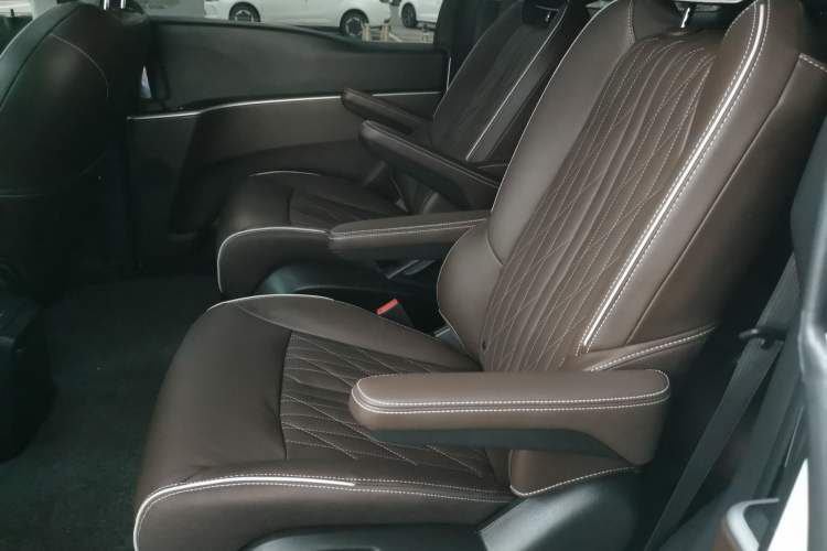 Used Buick GL8 2022 Land Business Class 652T Luxury Model
