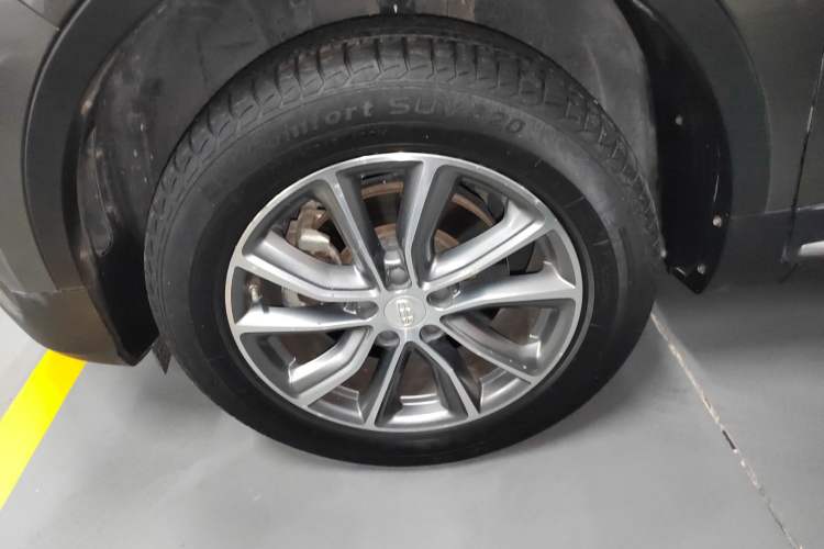 Used Geely Auto Emgrand X7 Sport 2018 1.8TD Automatic Two-Wheel Drive Zhiya Model
