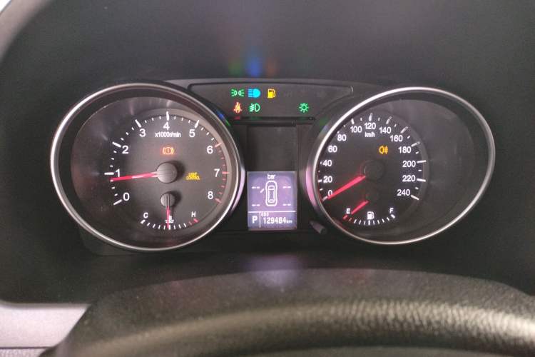 Used Haval H6 2013 Upgraded Model 2.4L Automatic Two-Wheel Drive Elite Version
