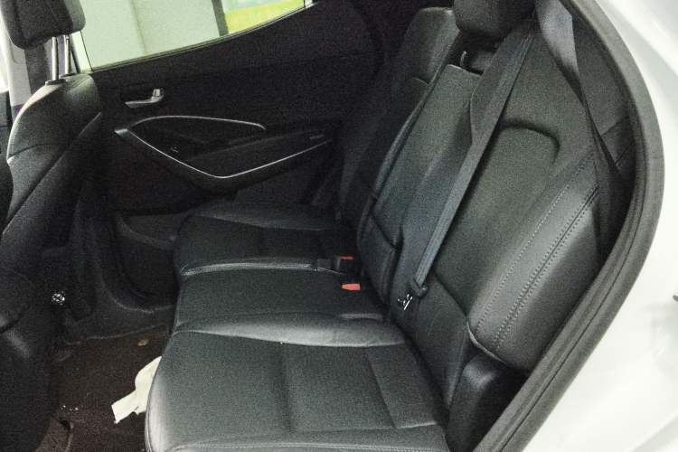 Used Hyundai Santa Fe 2013 2.4L Automatic Two-Wheel Drive Smart Version
