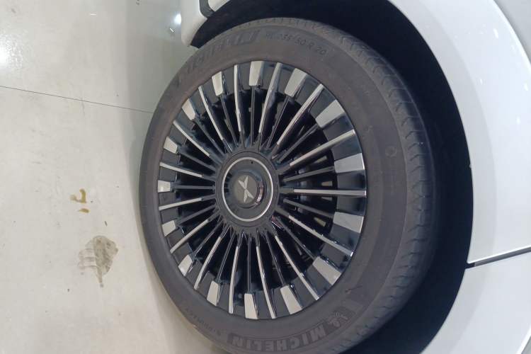 Used XPeng X9 2025 740 Ultra-Long Range Max
