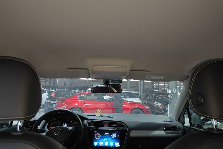 Used Volkswagen Tiguan L 2021 280TSI Automatic Two-Wheel Drive Smart Edition
