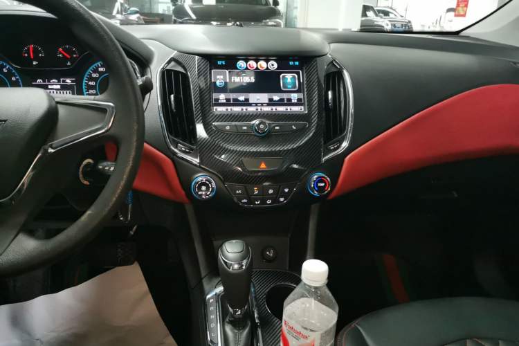 Used Chevrolet Cruze 2017 1.5L Hatchback Automatic Pioneer Sunroof Edition
