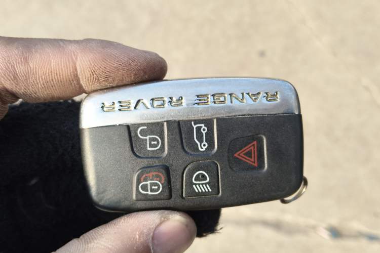 Used Land Rover Discovery Sport 2018 240 PS SE Version