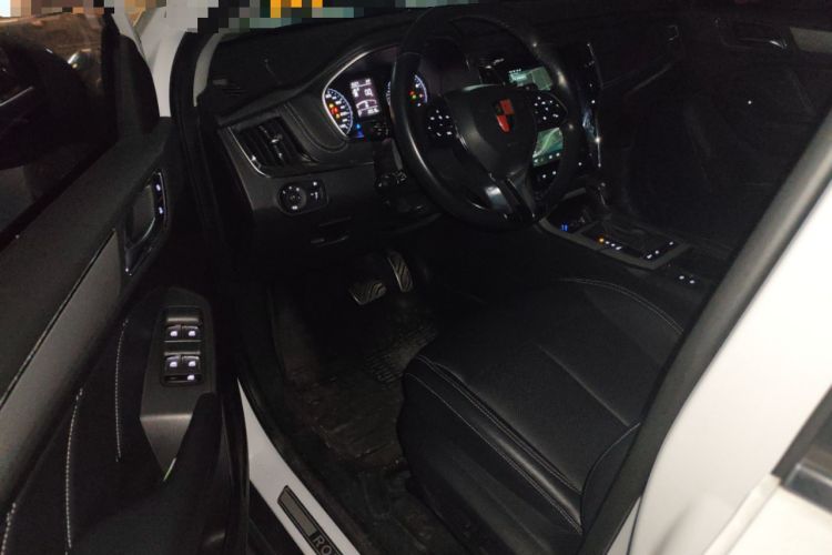 Used Roewe RX5 2018 20T Two-Wheel Drive Automatic Internet Smart Edition
