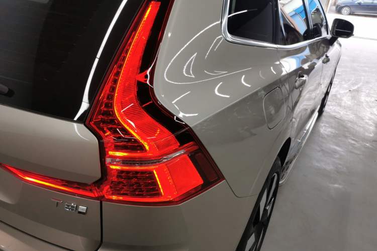 Used Volvo XC60 New Energy 2025 Plug-in Hybrid Long-Range All-Wheel Drive Smart & Luxurious Edition
