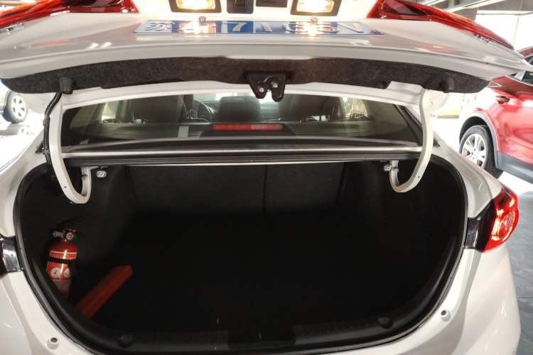 Used Mazda Mazda 3 Axela 2017 Sedan 1.5L Automatic Luxury Model Emission Standard China V
