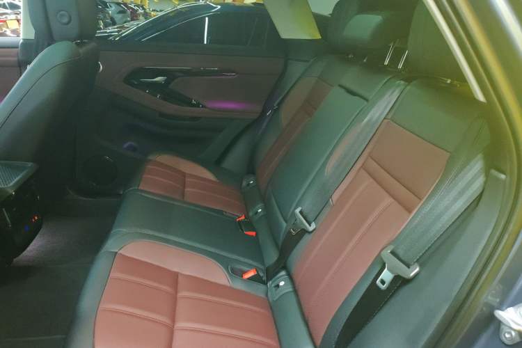 Used Land Rover Range Rover Evoque 2024 Aurora L 249 PS Prestige Light-Chasing Edition
