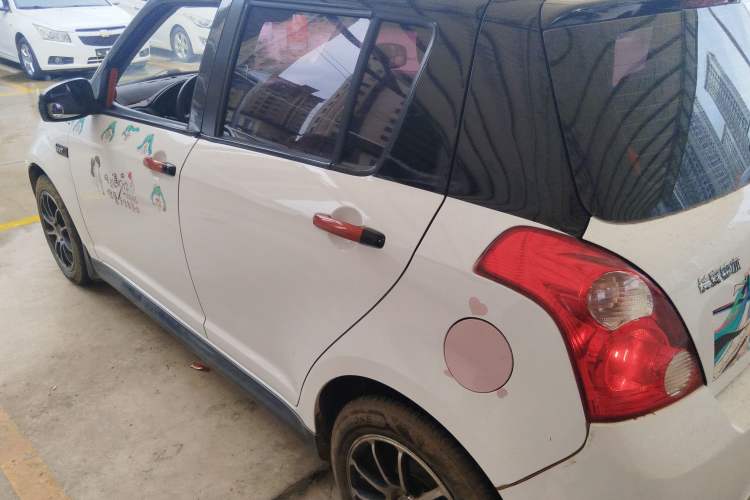 Used Suzuki Swift 2013 1.5L Automatic Standard Edition
