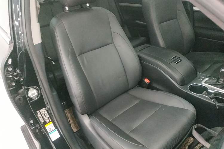 Used Toyota Highlander 2018 2.0T Four-Wheel Drive Luxury Version 7 Seats China VI Standard
