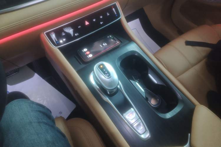 Used VOYAH Dream 2024 PHEV Extended-Range Premium Edition
