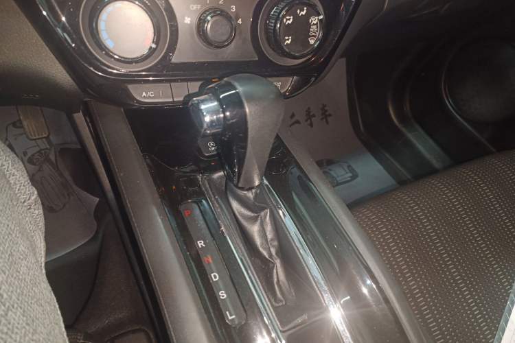 Used Honda Vezel 2015 1.8L CVT 2WD Elite Model
