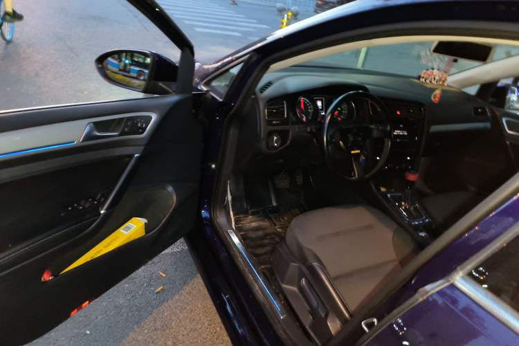 Used Volkswagen Golf Pure Electric 2020 Chari
