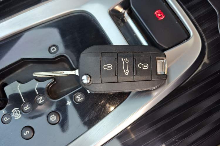 Used Peugeot 3008 2015 2.0L Automatic Trend Edition