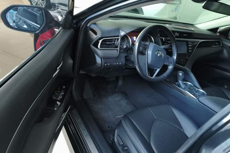 Used Toyota Camry 2018 2.0G Luxury Edition