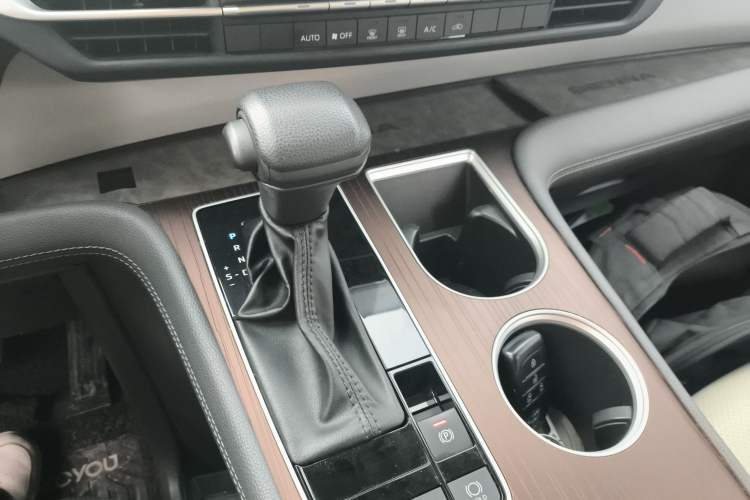 Used Toyota Sienna 2023 2.5L Hybrid Comfort Edition
