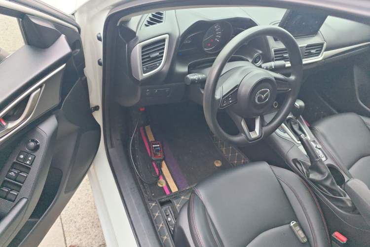 Used Mazda Mazda 3 Axela 2017 Sedan 1.5L Automatic Comfort Model Emission Standard China V
