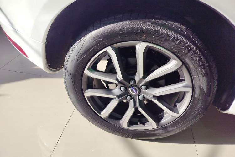 Used Volvo XC60 2017 T5 AWD Smart Upgrade Edition
