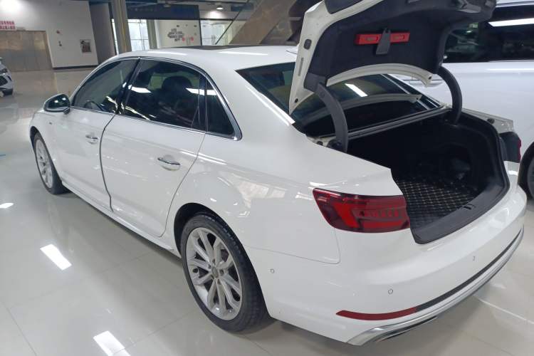 Used Audi A4L 2019 40 TFSI Fashion Edition China VI Emission Standard
